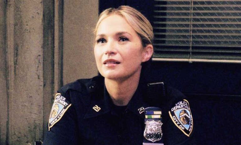 Vanessa Ray praised the Blue Bloods writers for portraying strong ...