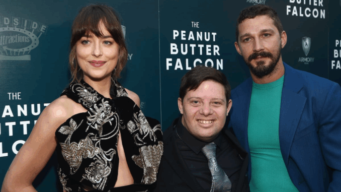 Dakota-Johnson-Zach-Gottsagen-an