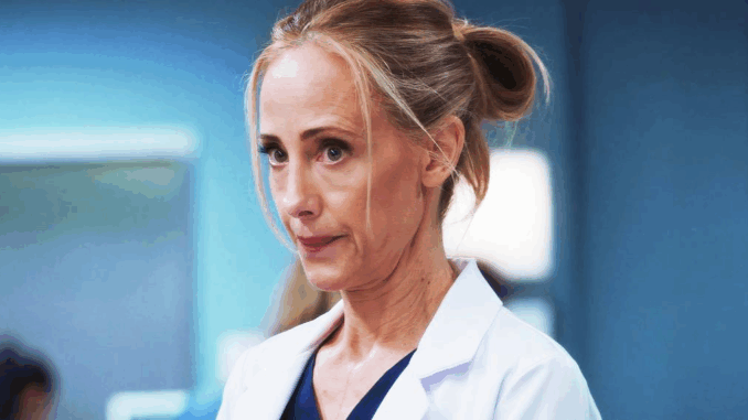 kim-raver-as-teddy-altman-in-gre