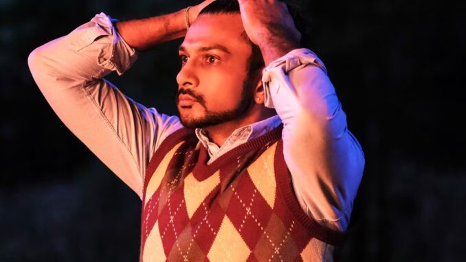 utkarsh-ambudkar-as-jay-in-ghosts-season-1_11zon
