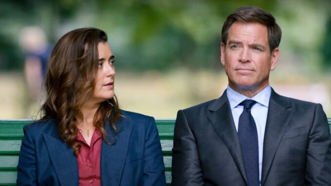 ziva-looking-at-tony-as-they-sit (1)