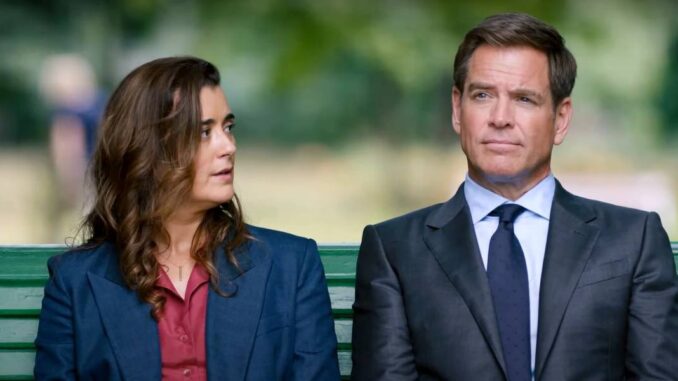 ziva-looking-at-tony-as-they-sit