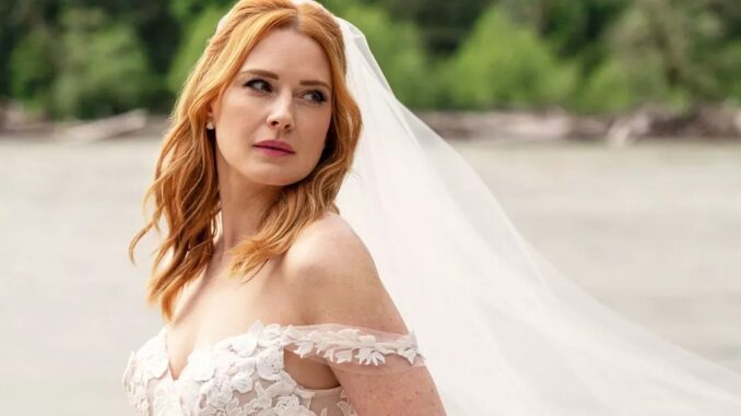 0_Alexandra-Breckenridge-as-Mel (1)