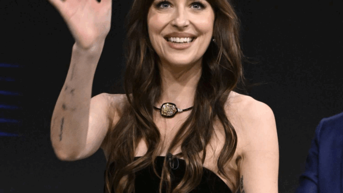 1a-dakota-johnson-jimmy-fallon-0