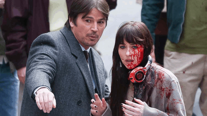 Dakota-Johnson-and-Josh-Hartnett