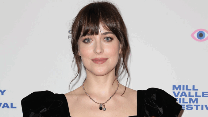 dakota-johnson-calls-paparazzi-i