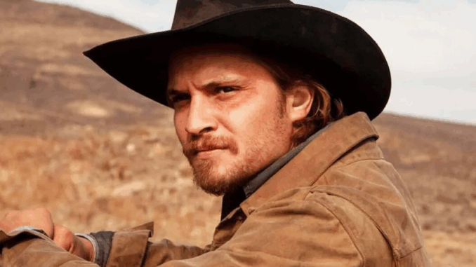 0_Luke-Grimes-as-Kayce-Dutton-2