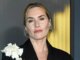 Kate Winslet and Leonardo DiCaprio Share a Kiss at Titanic Reunion md02