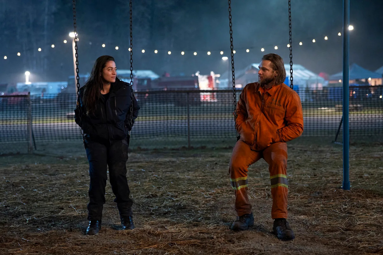 Fire Country’s Max Thieriot and Stephanie Arcila Are Happy Bode, Gabriela Aren’t Back Together Yet md11
