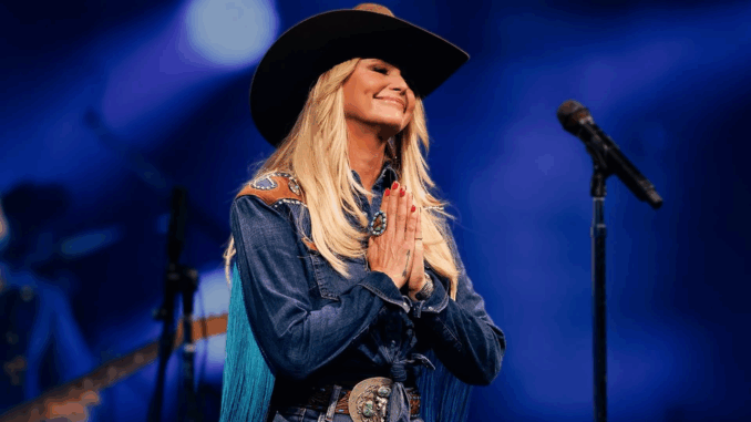 Miranda-Lamberts-Family-Makes-Ra