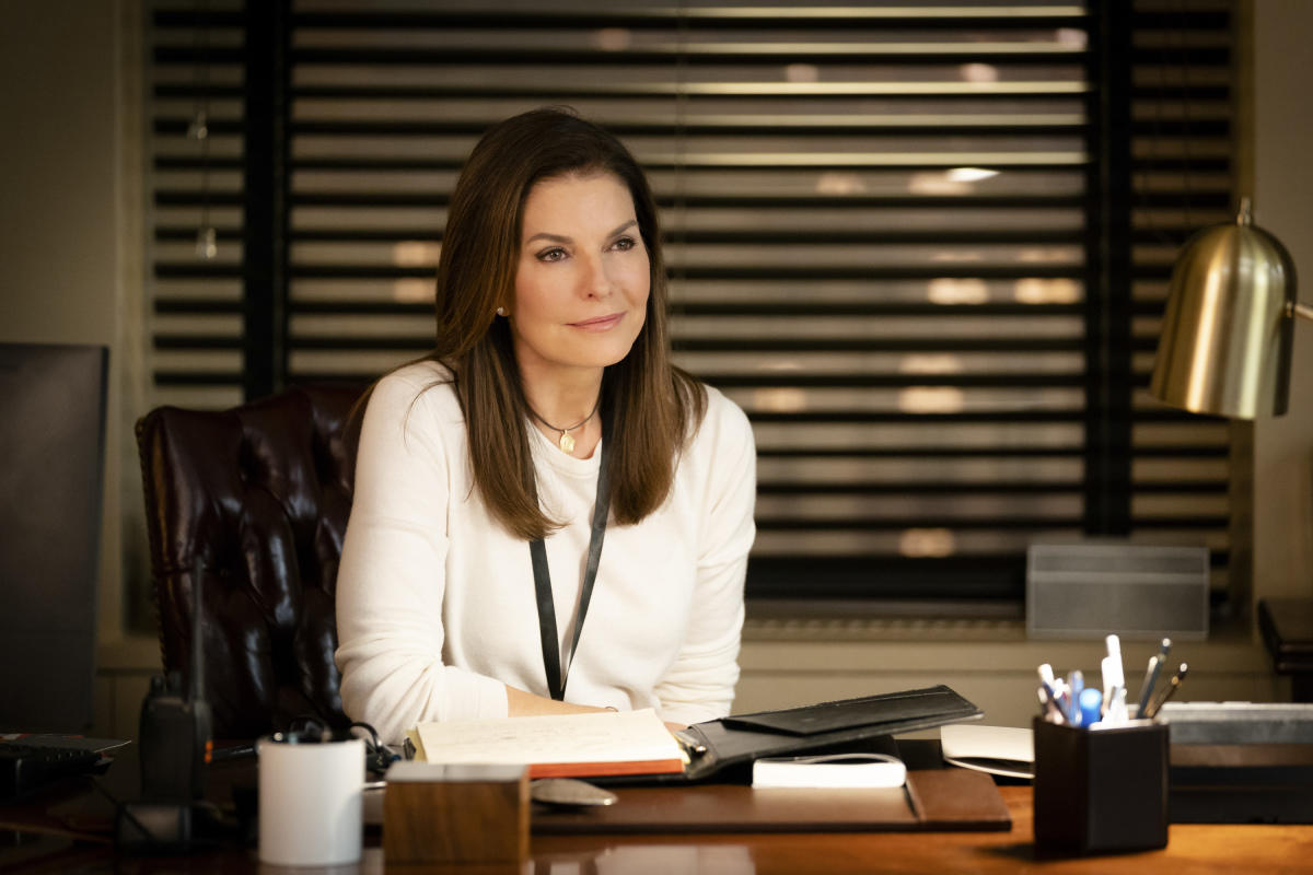 Farewell to a TV Icon: Reflecting on Sela Ward’s Enduring Brilliance md11