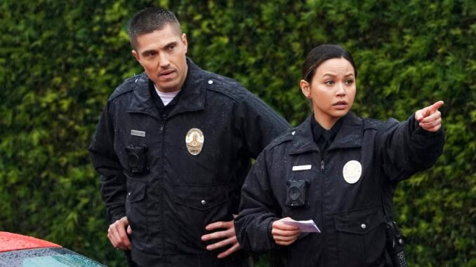 Melissa o neil as lucy chen pointing at something with eric winter as tim bradford by her side in the rookie season 1 episode greenlight